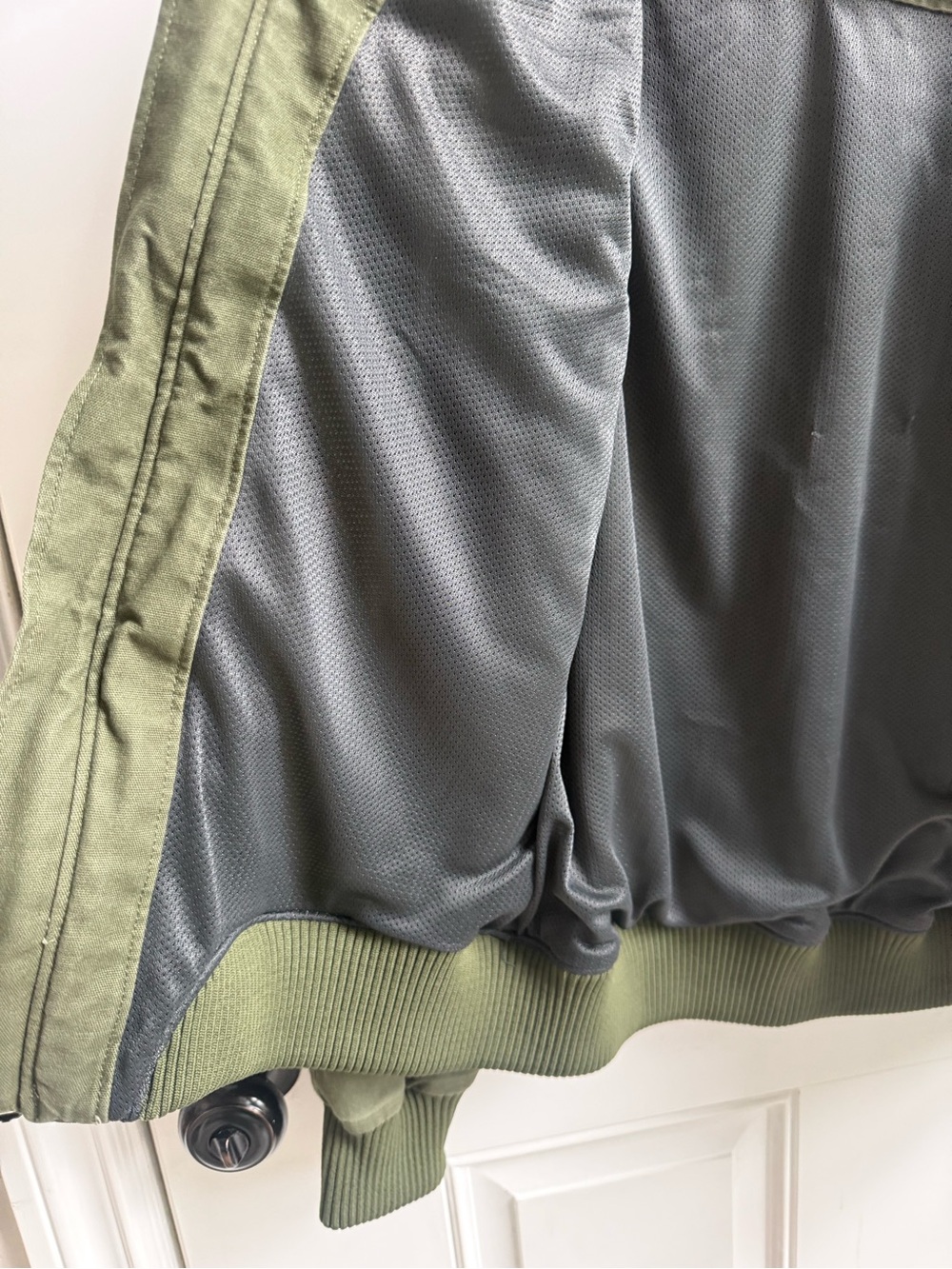 Women’s Carhartt Olive Green Canvas Bomber Jacket Size Medium - Picture 7 of 9